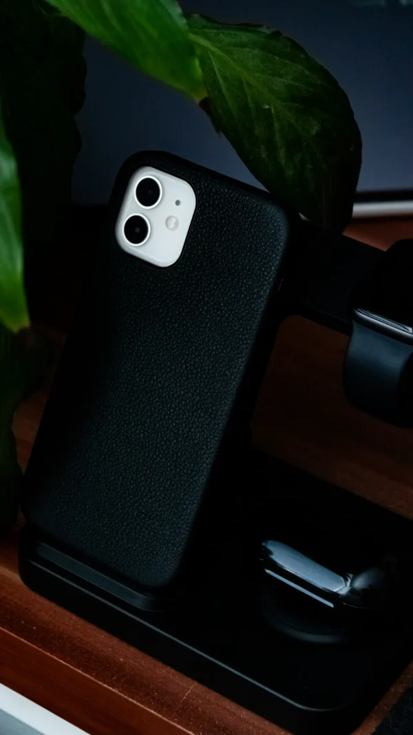 Coque en Cuir Noire pour iPhone 11