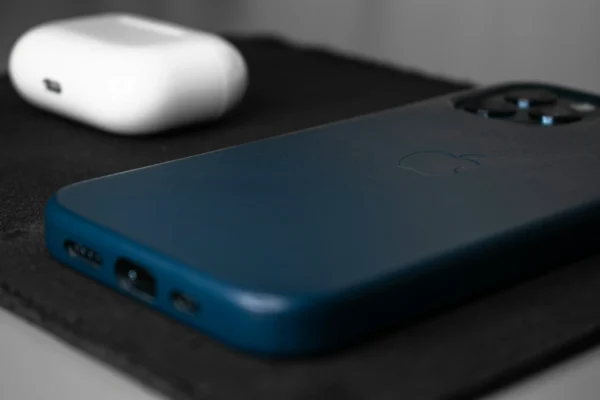 coque-cuir-iphone-bleu-marine Coque en Cuir iPhone Bleu Marine