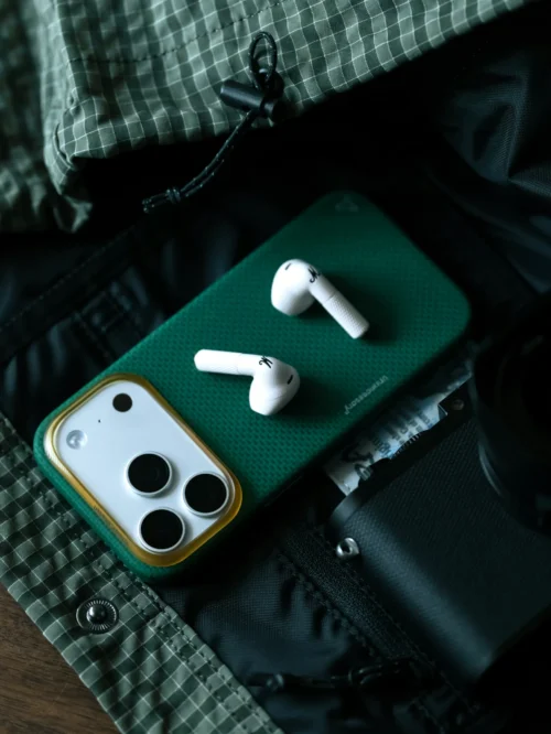 coque-verte-iphone-ecouteurs-outdoor Coque Verte Robuste pour Smartphone + Écouteurs Sans Fil